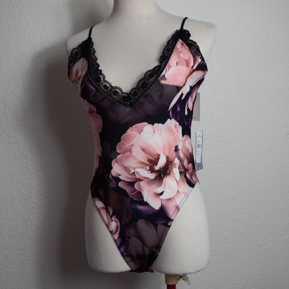 Missguided Tops - NWT Missguided Floral Bodysuit Size 4